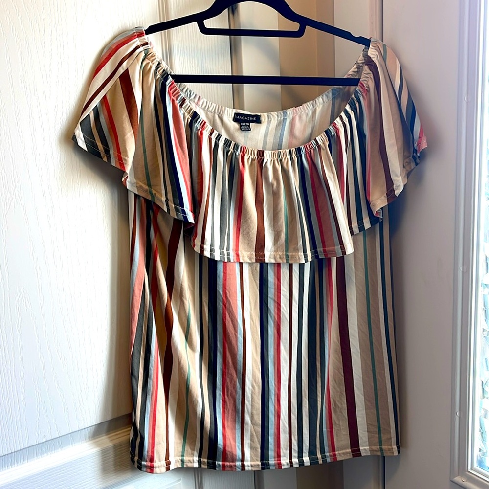 Magazine off the shoulders striped top